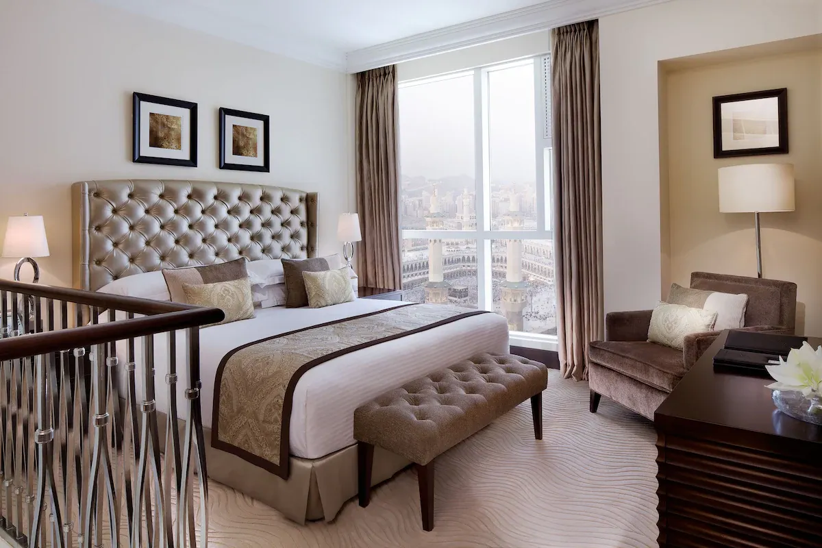 Pullman_ZamZam21.webp