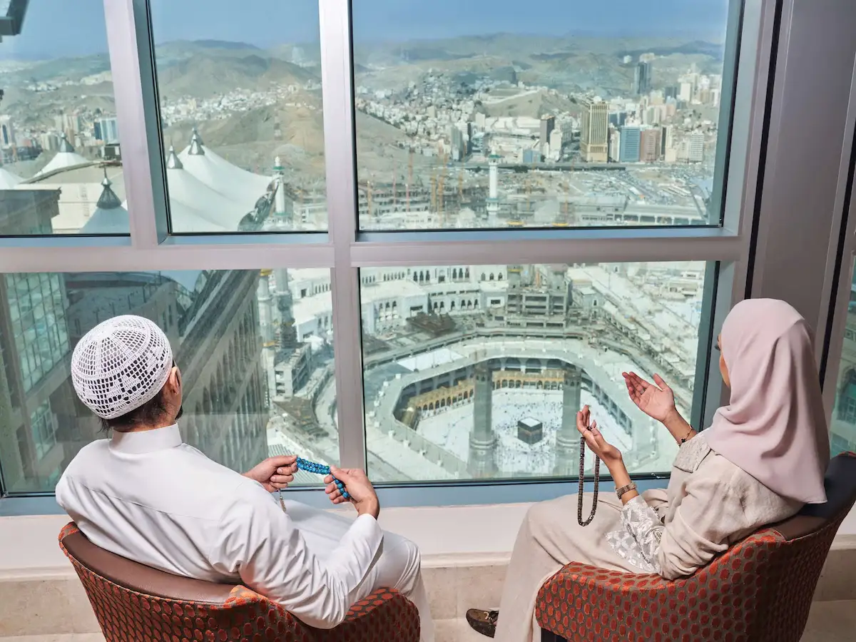 Pullman_ZamZam21.webp