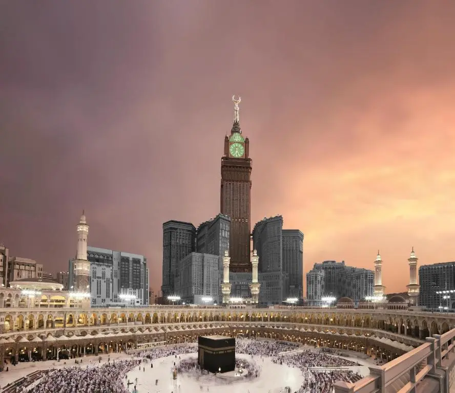 A Fairmont Hotel Makkah Clock Royal Tower