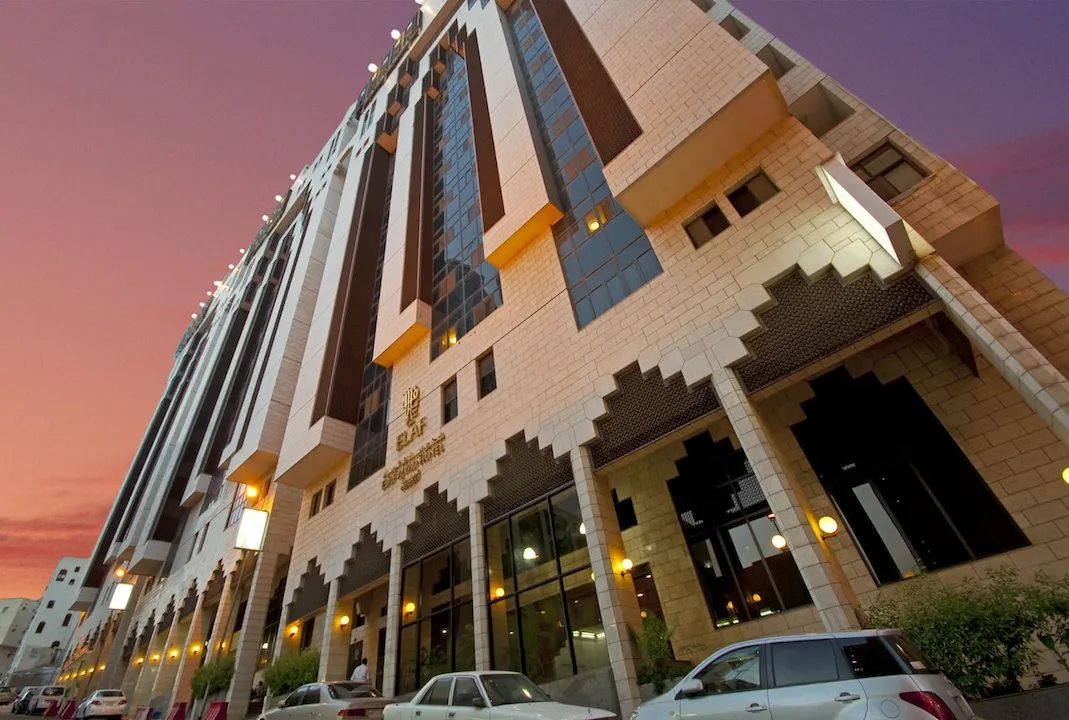 Pullman_ZamZam21.webp