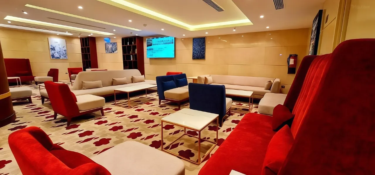 Pullman_ZamZam21.webp