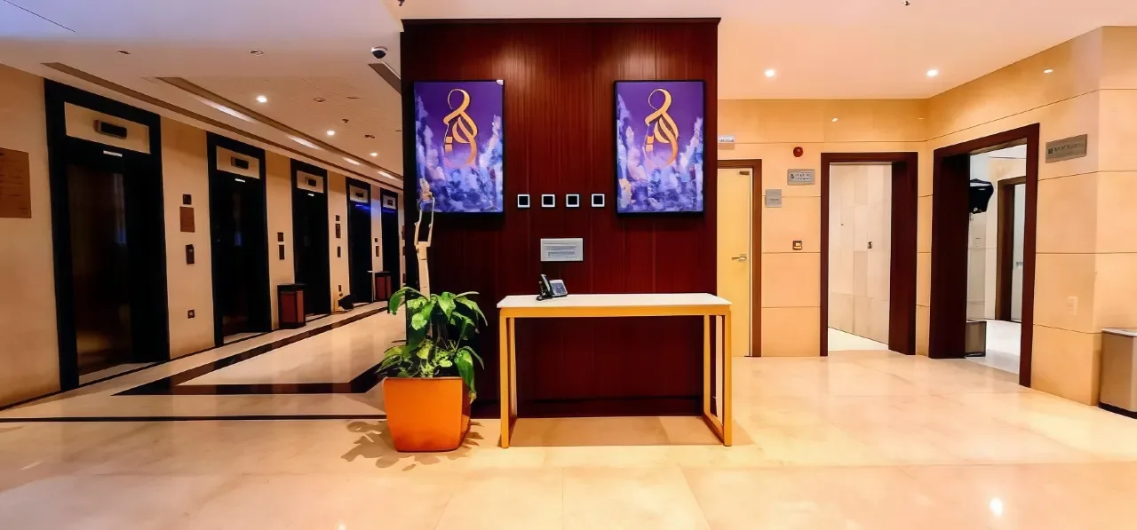Pullman_ZamZam21.webp