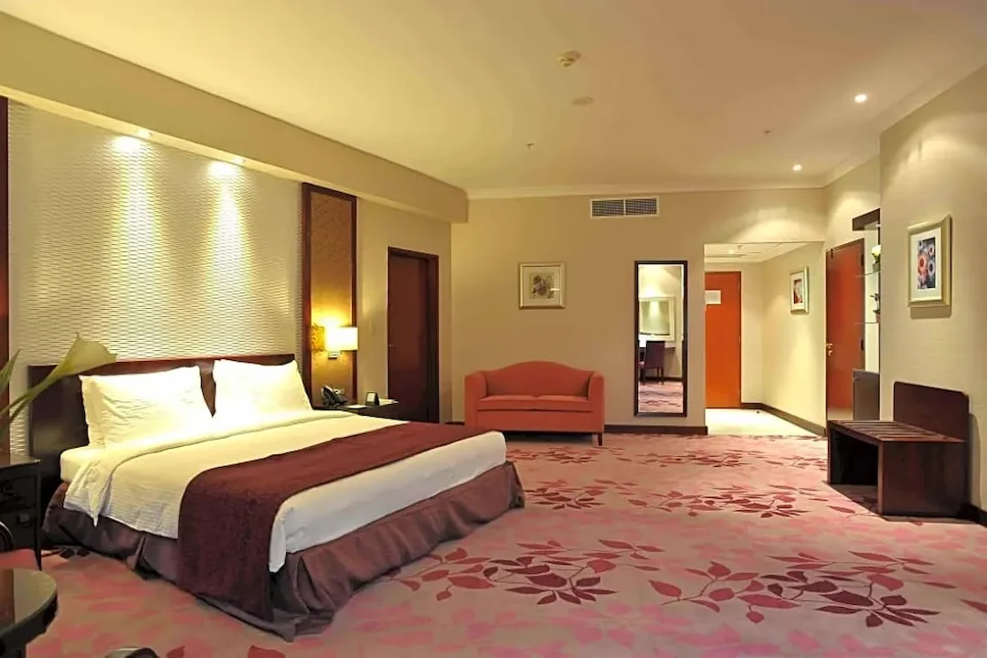 Pullman_ZamZam21.webp
