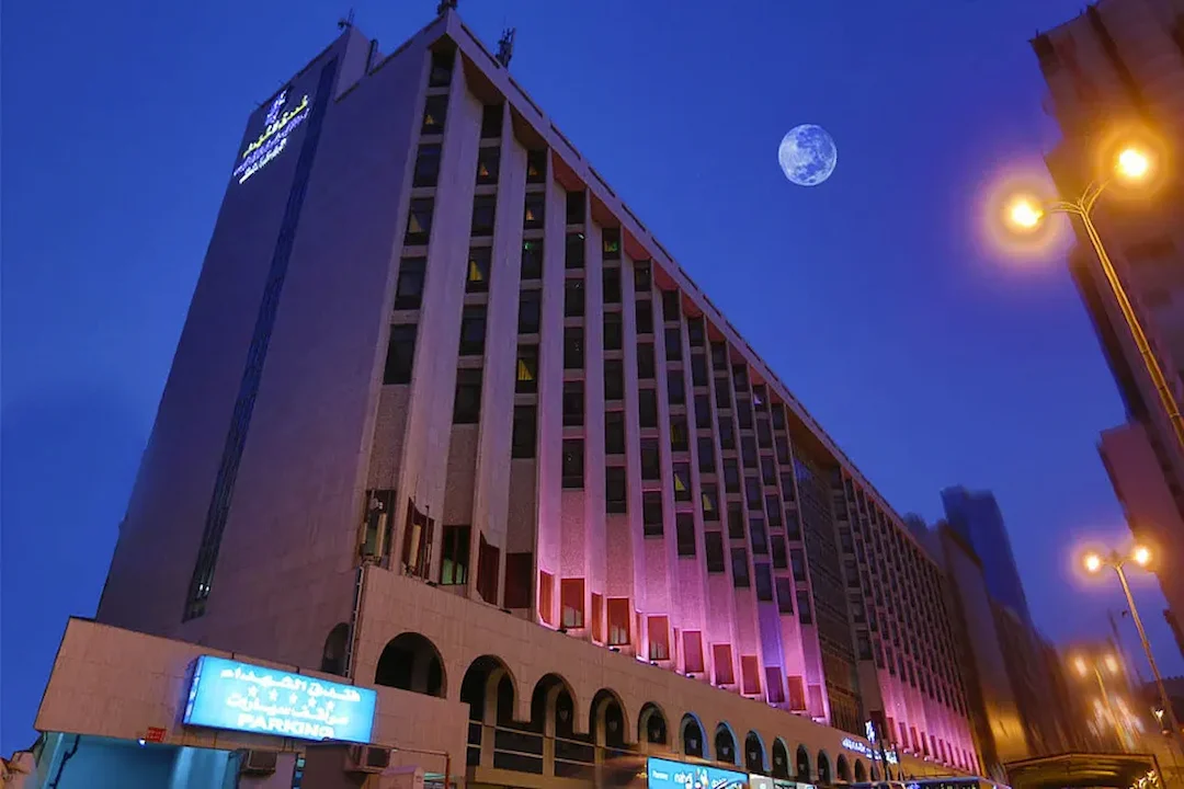 Pullman_ZamZam21.webp