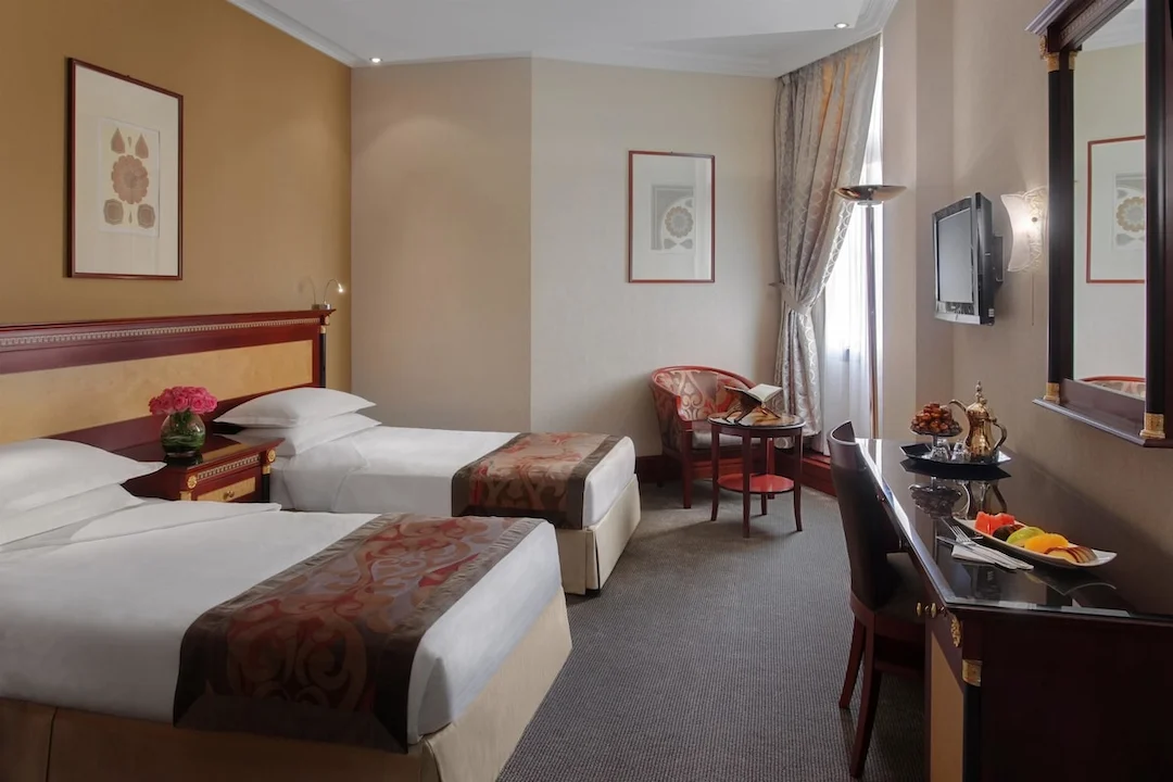 Pullman_ZamZam21.webp