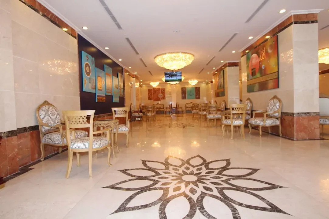 Pullman_ZamZam21.webp