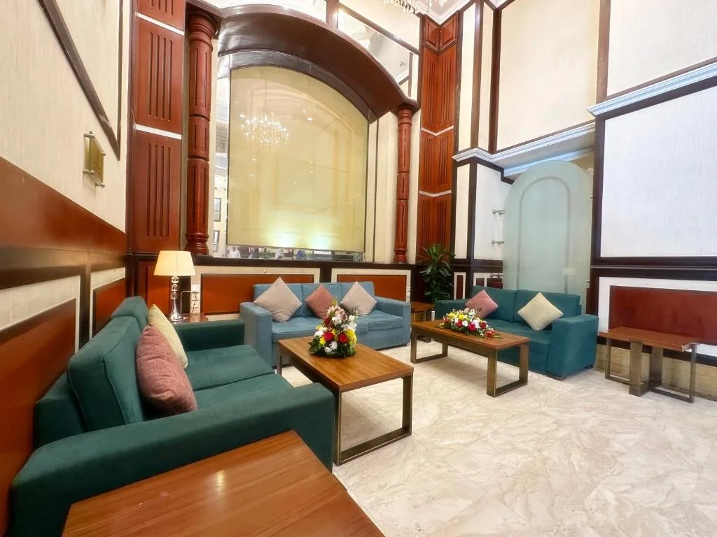 Pullman_ZamZam21.webp