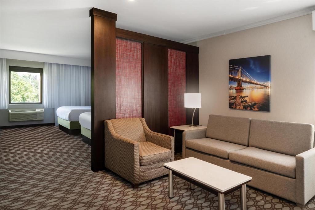 Best Western Premier NYC Gateway Hotel