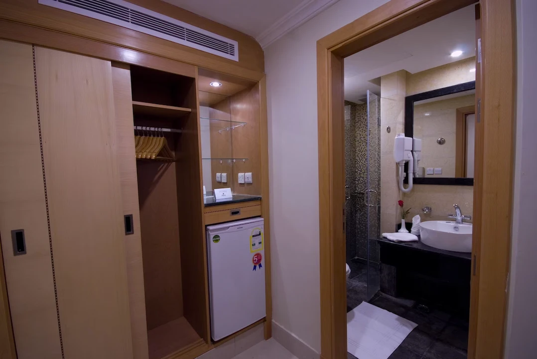Pullman_ZamZam21.webp
