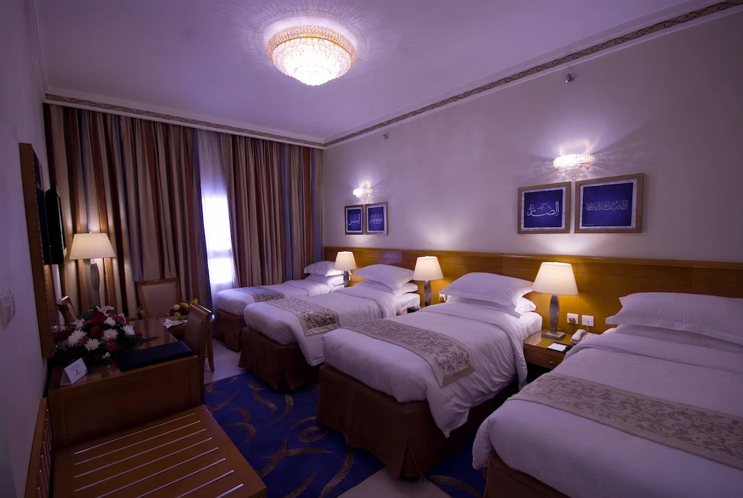 Pullman_ZamZam21.webp