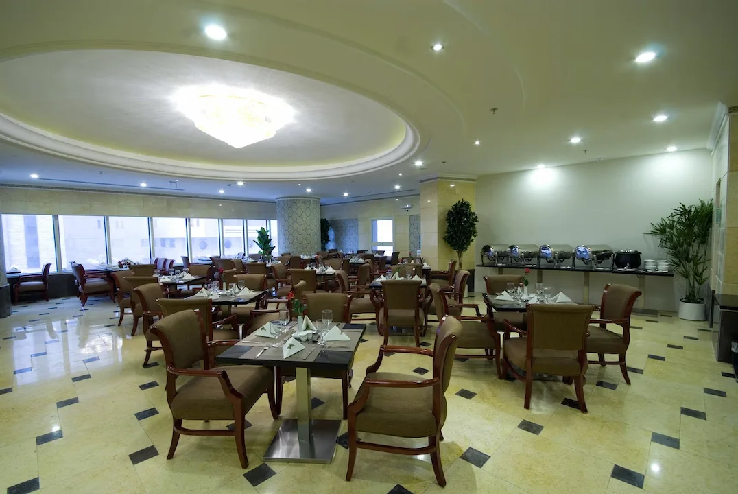 Pullman_ZamZam21.webp