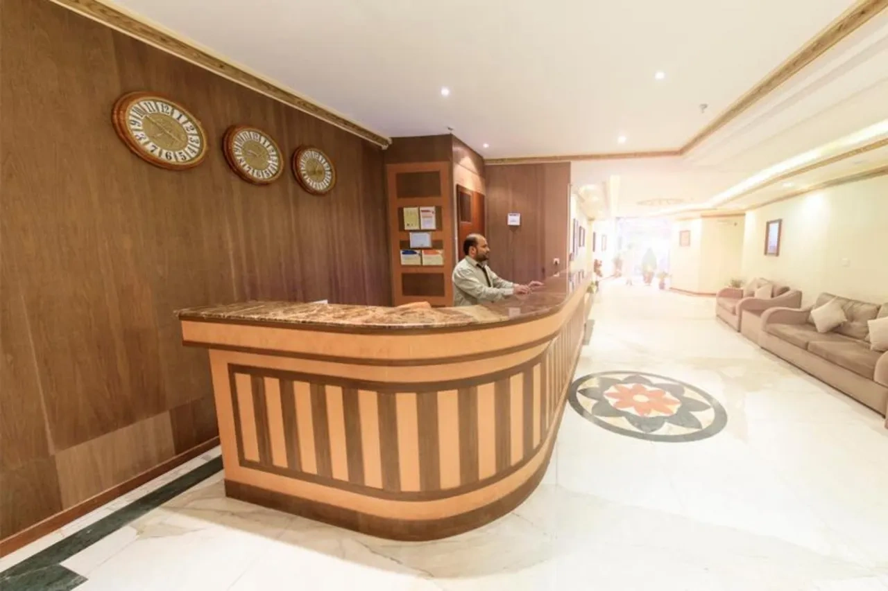 Pullman_ZamZam21.webp