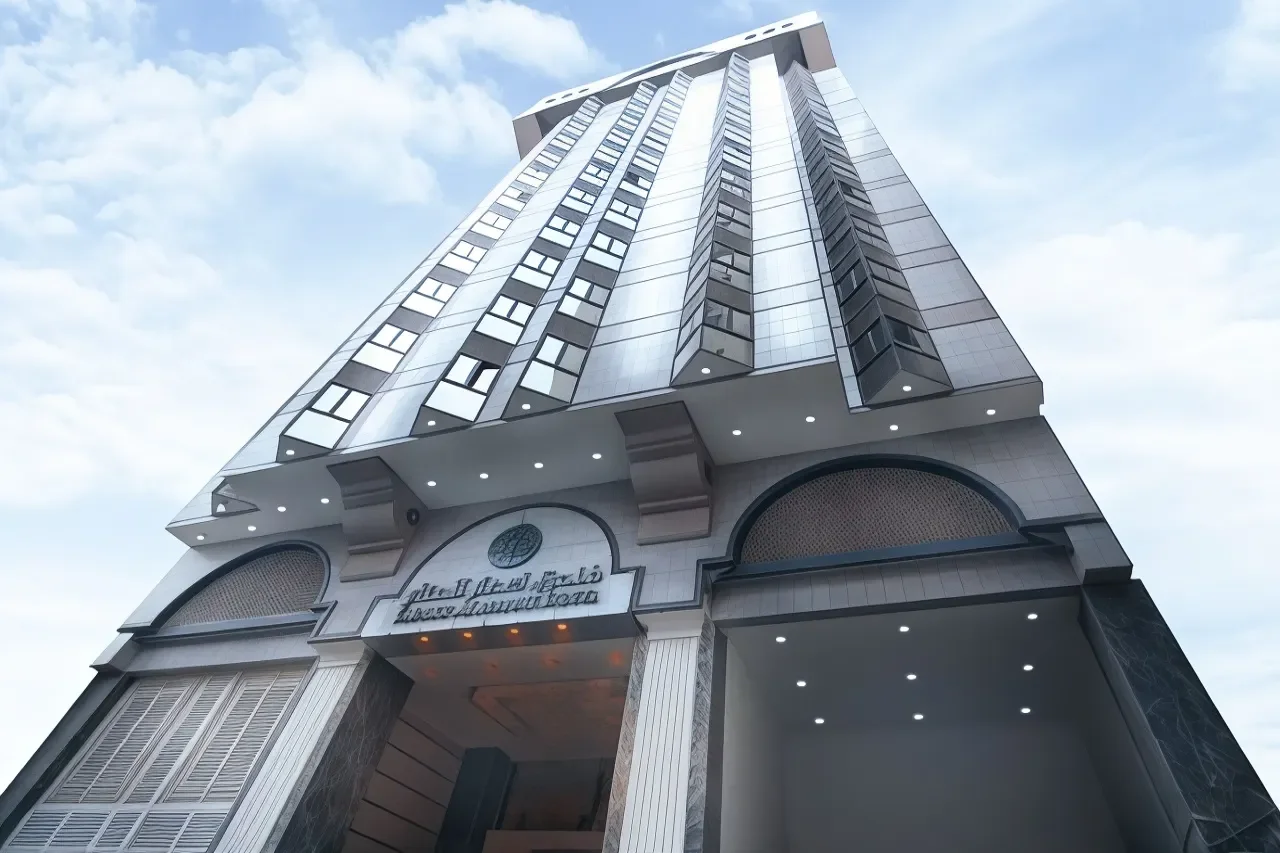Pullman_ZamZam21.webp