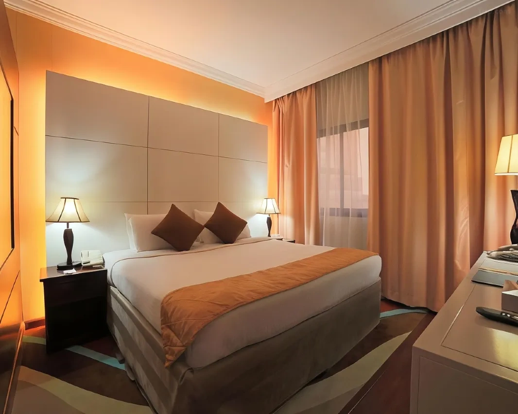 Pullman_ZamZam21.webp