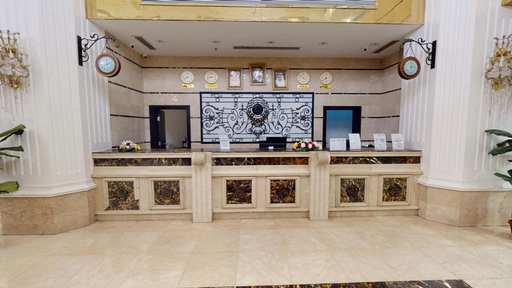 Pullman_ZamZam21.webp