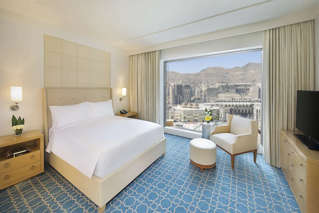 Pullman_ZamZam21.webp