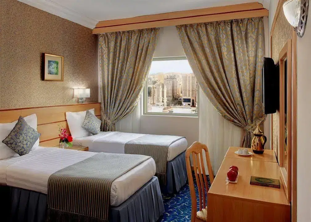 Pullman_ZamZam21.webp