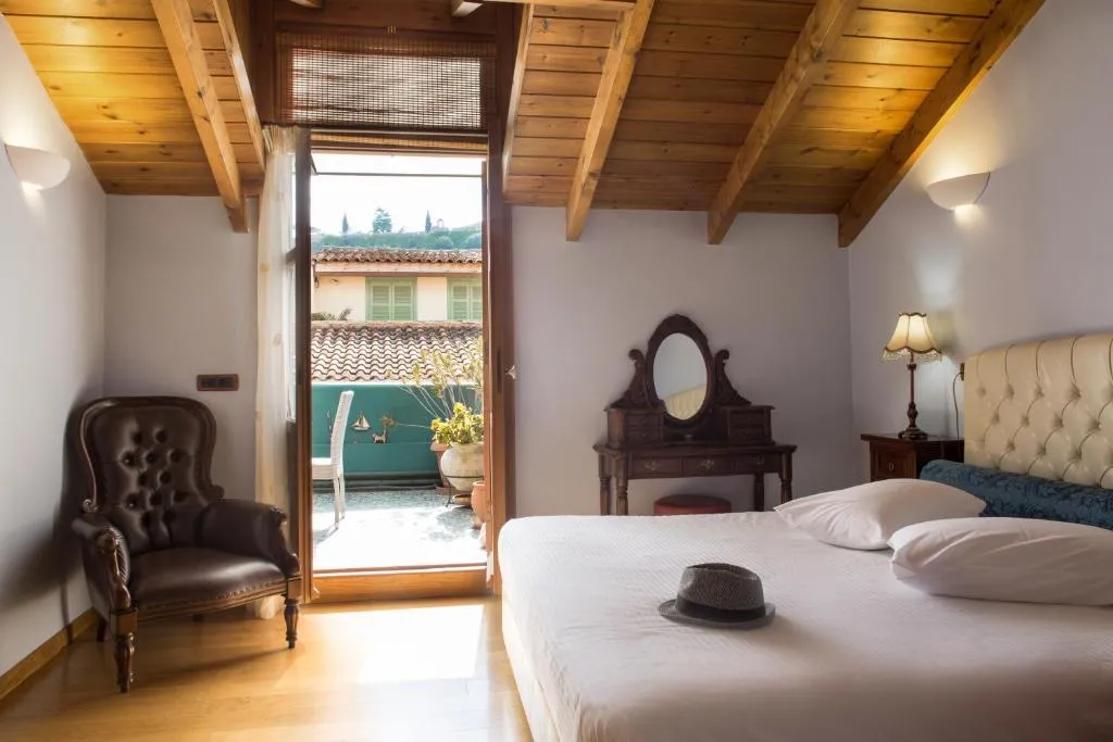 Kyveli Suites