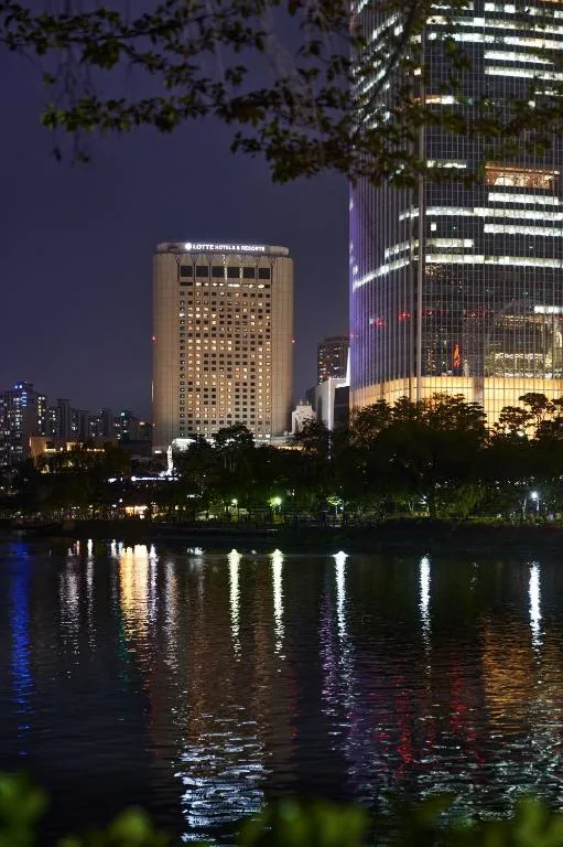 Lotte Hotel World