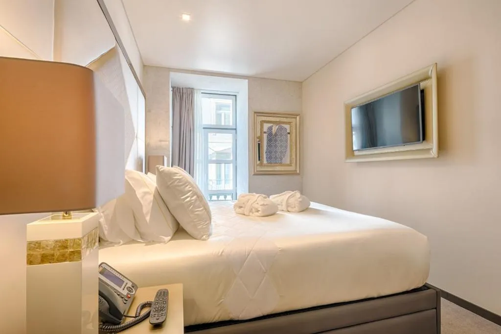 MeraPrime Gold Design Hotel