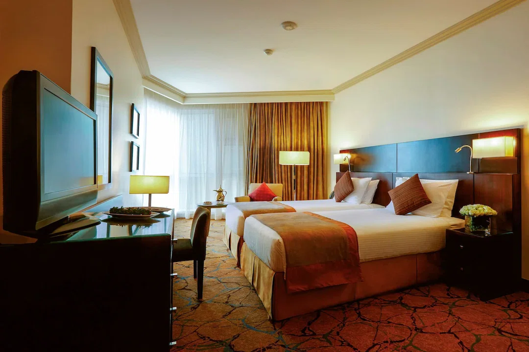 Pullman_ZamZam21.webp