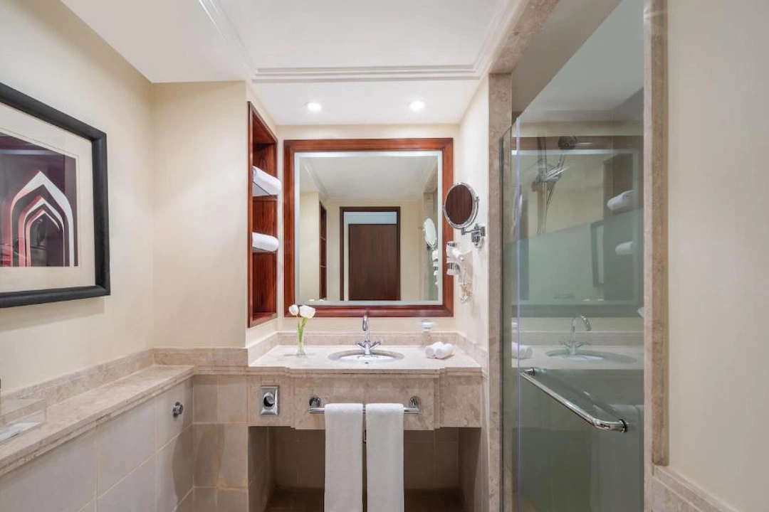 Pullman_ZamZam21.webp