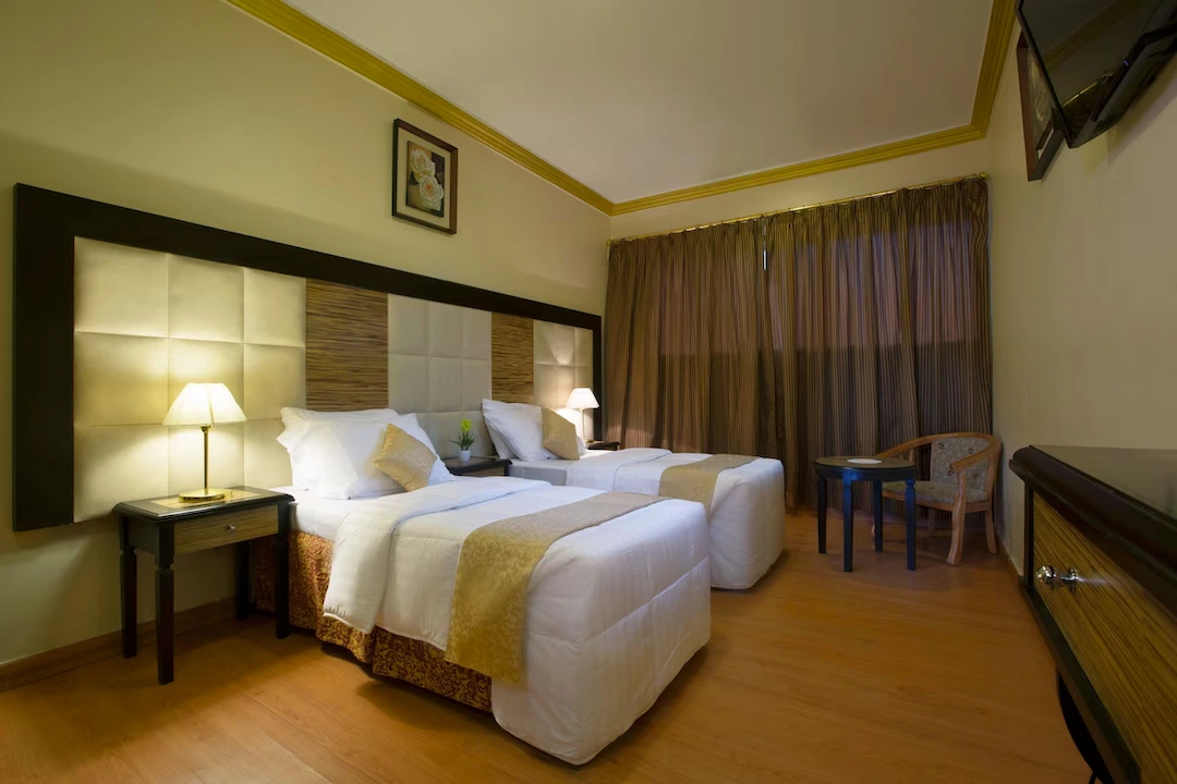 Pullman_ZamZam21.webp