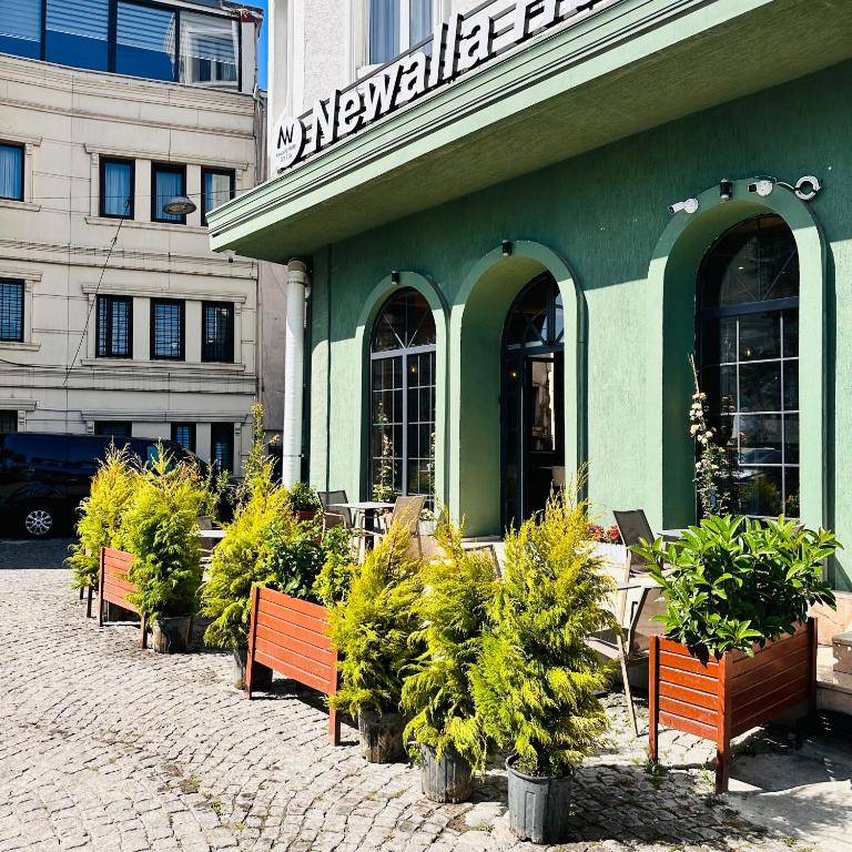 Newalla Hotel