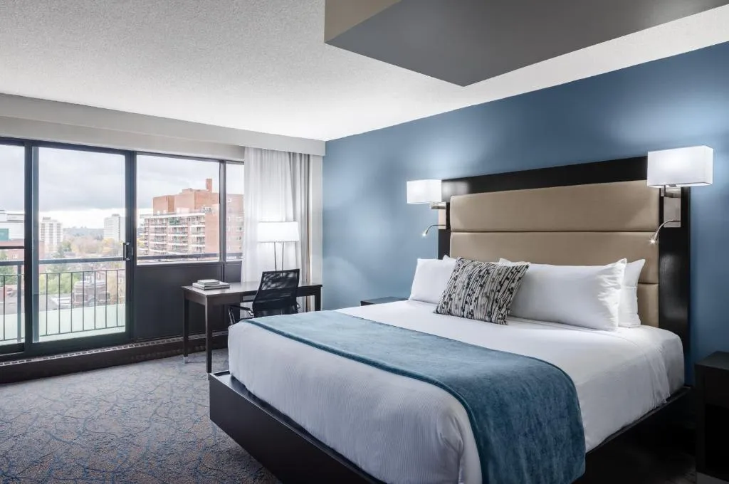 Ottawa Embassy Hotel