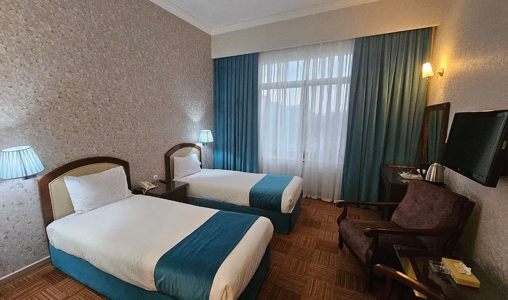 Parsian Kowsar Hotel