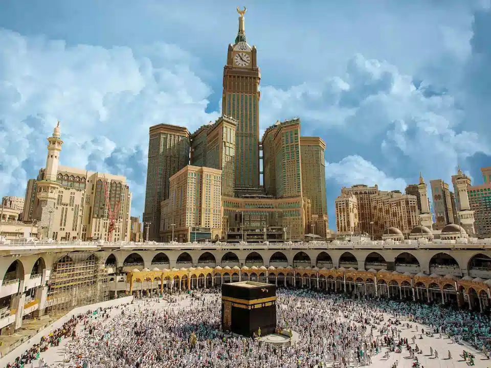 Pullman_ZamZam21.webp