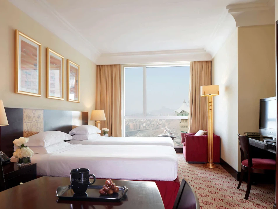 Pullman_ZamZam21.webp