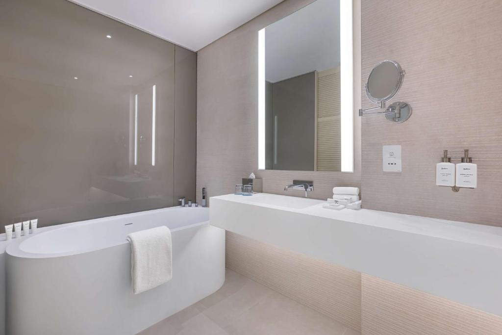 Radisson Beach Resort Palm Jumeirah