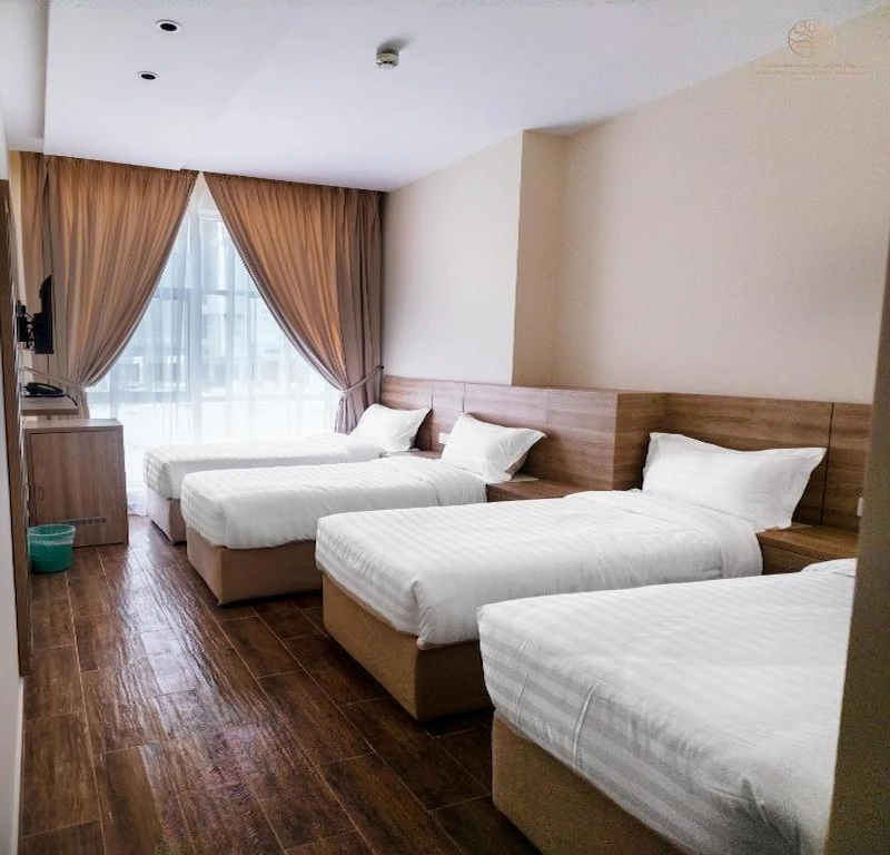 Pullman_ZamZam21.webp