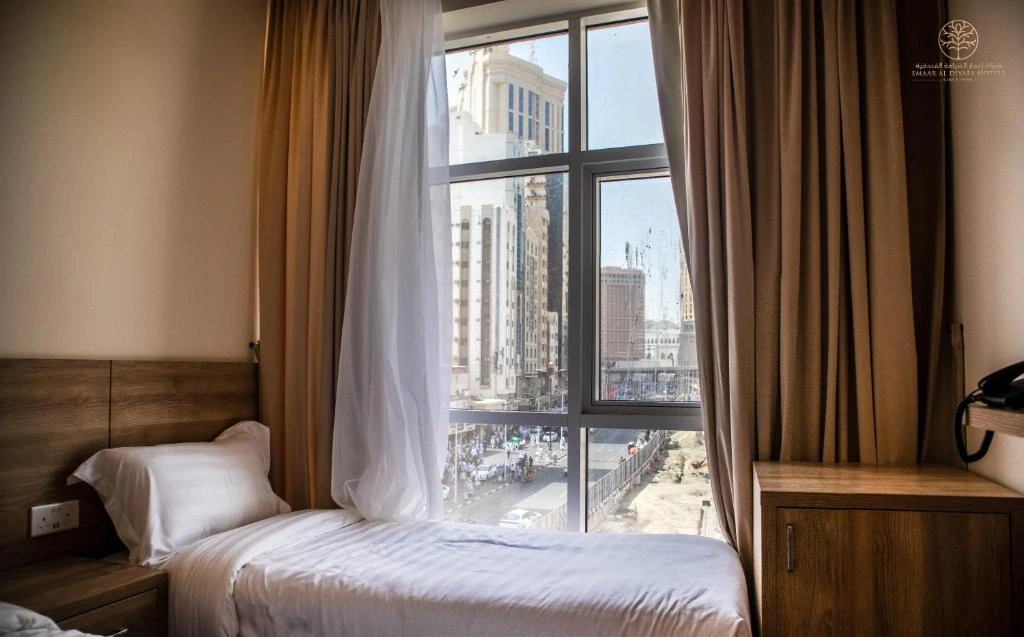 Pullman_ZamZam21.webp