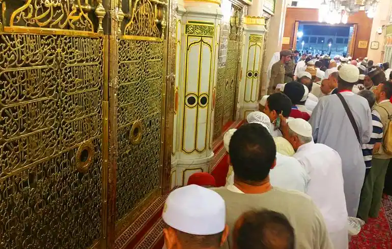 7 Nights 3 Star Birmingham Umrah Package 