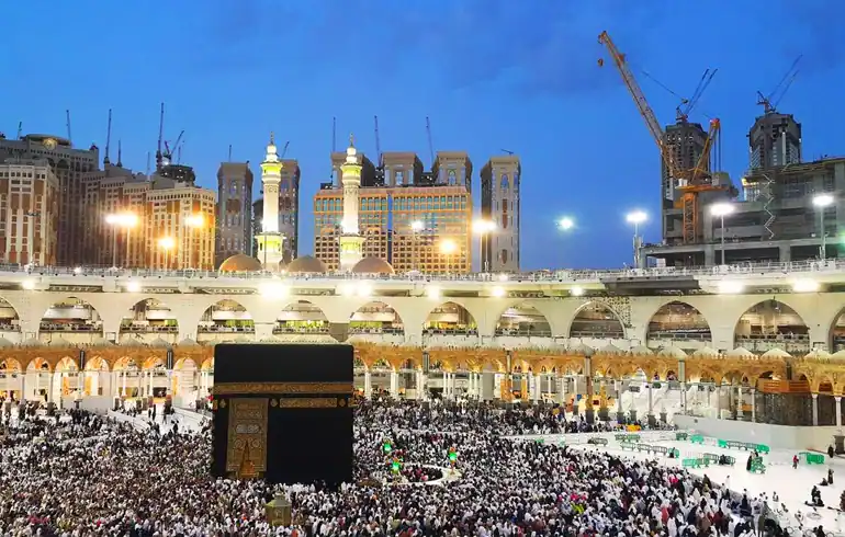14 Nights 3 Star Leeds Umrah package