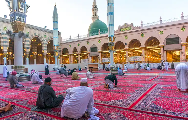 7 Nights 4 Star Birmingham Umrah Package 
