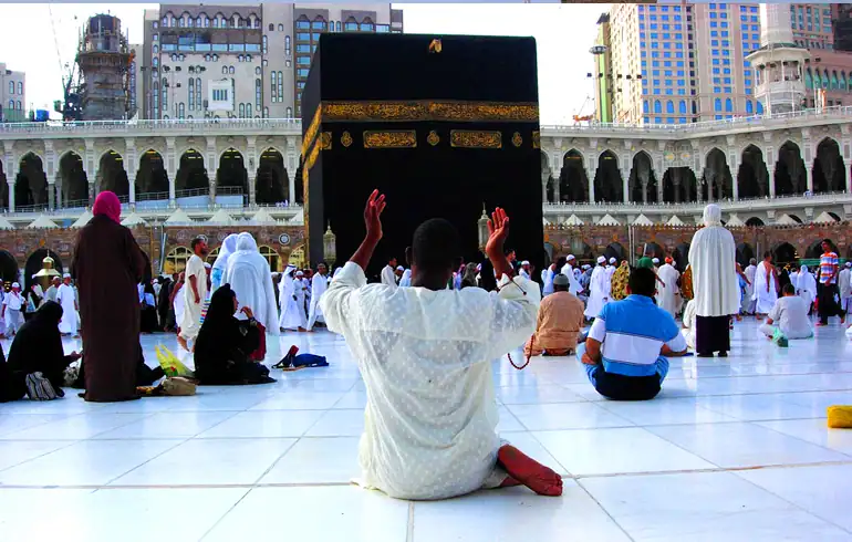 10 Nights 4 Star Umrah with Barcelona Holidays Package