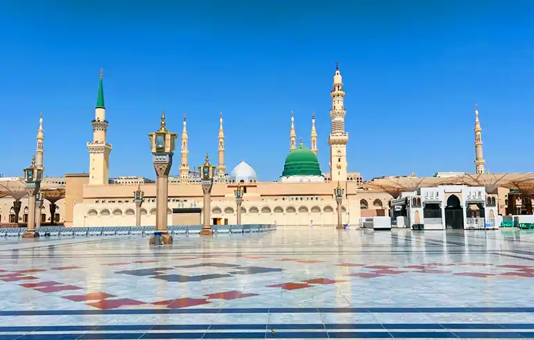 11 Nights 4 Star Umrah with  Maldives Holidays Package