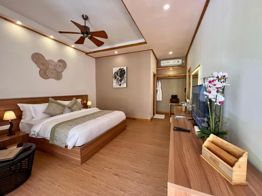 Brennia Kottefaru Maldives 