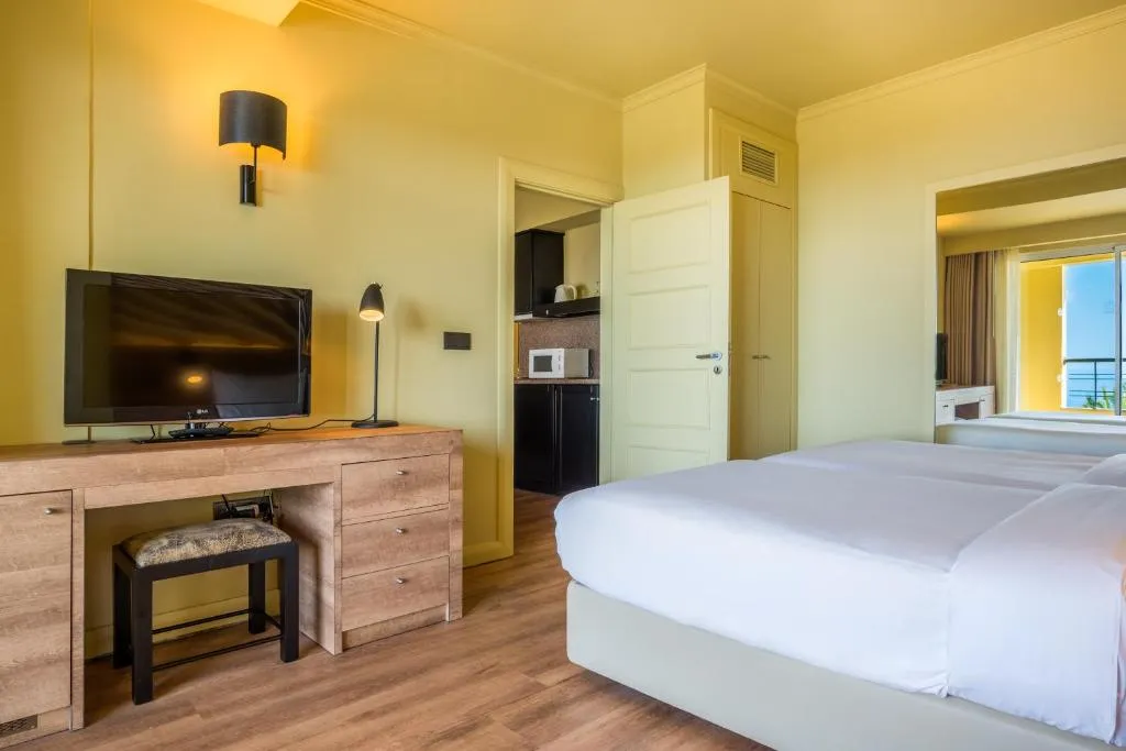 4 Nights at Holiday Calheta Beach