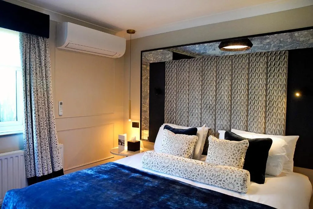 Luxury 5 Nights Package Denham Grove Hotel