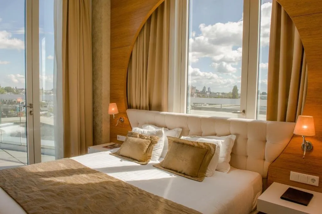 5 Nights Holiday Package at Grand Hotel Downtown