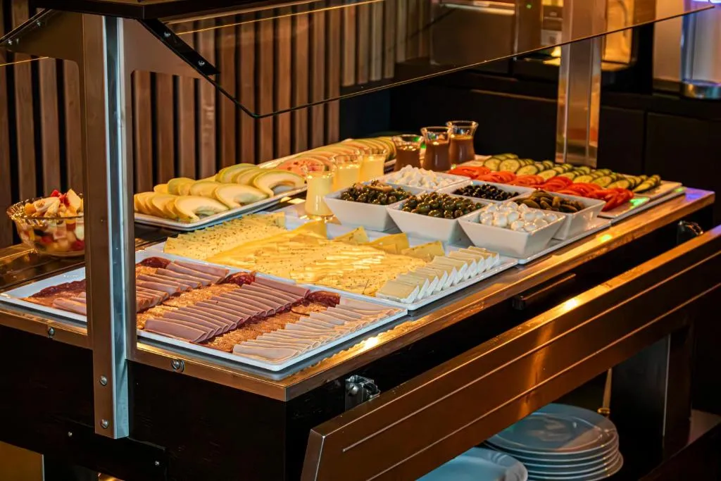 5 Nights Holiday Package at Grand Hotel Downtown