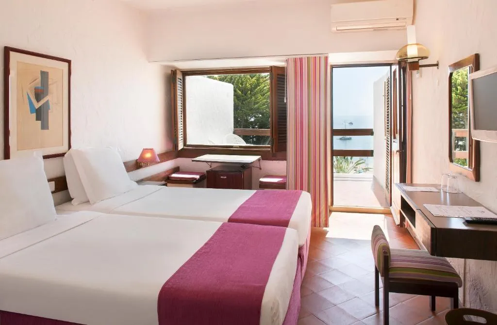 4 Nights at Holiday Hotel Do Mar