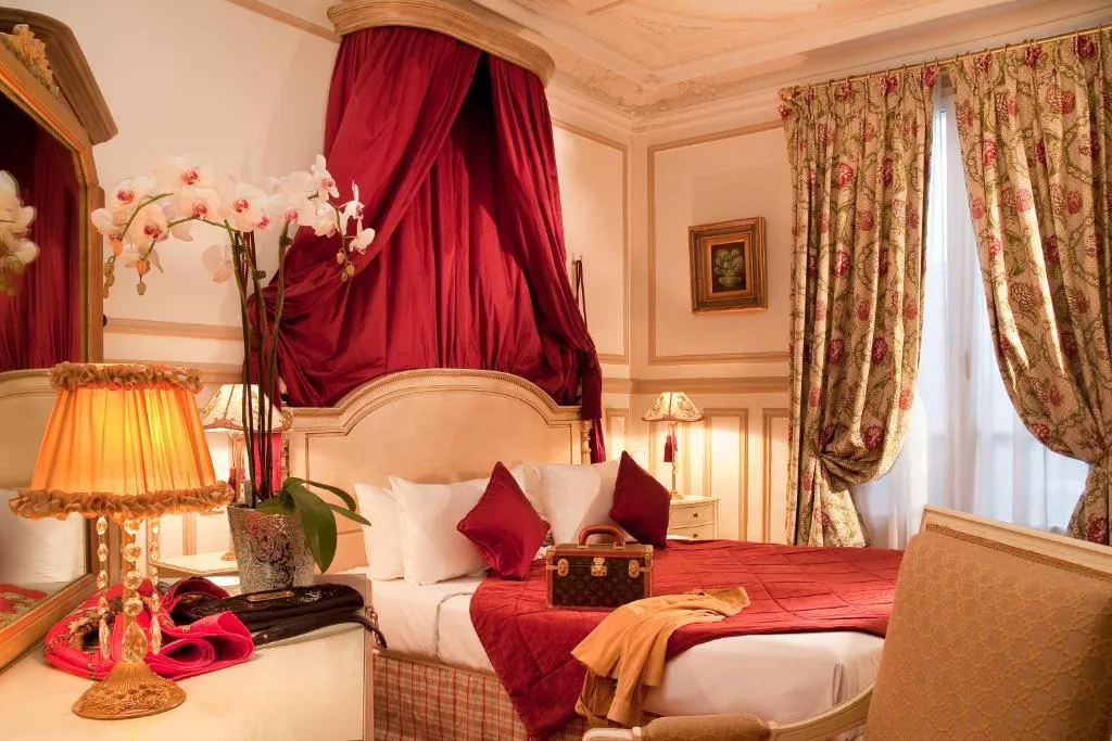 4 Nights Package at Hotel Residence Henri IV Paris