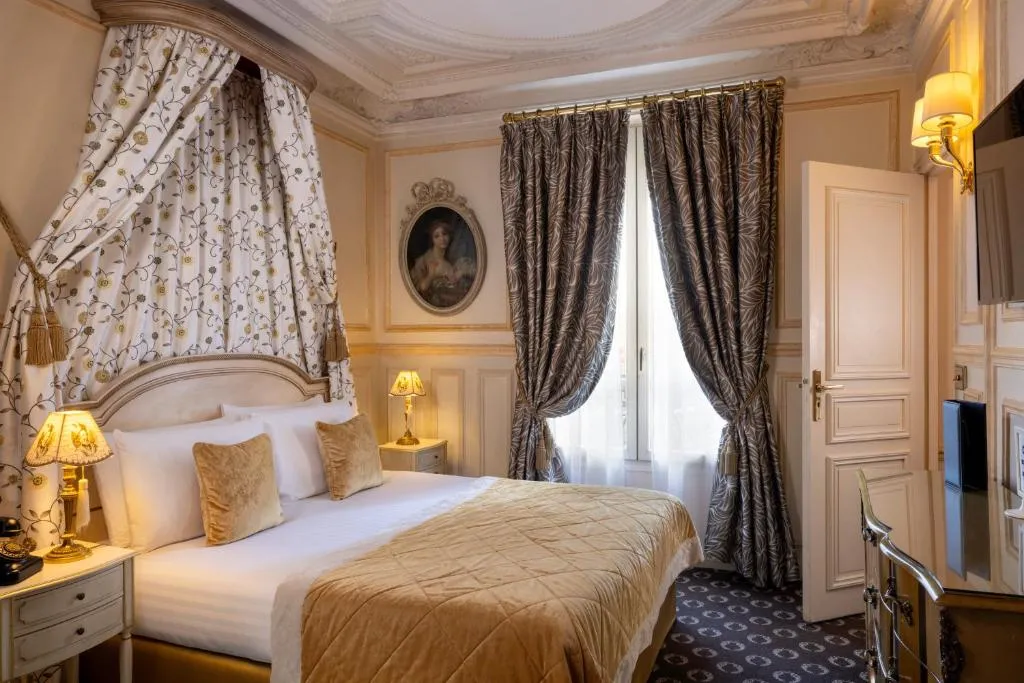 4 Nights Package at Hotel Residence Henri IV Paris