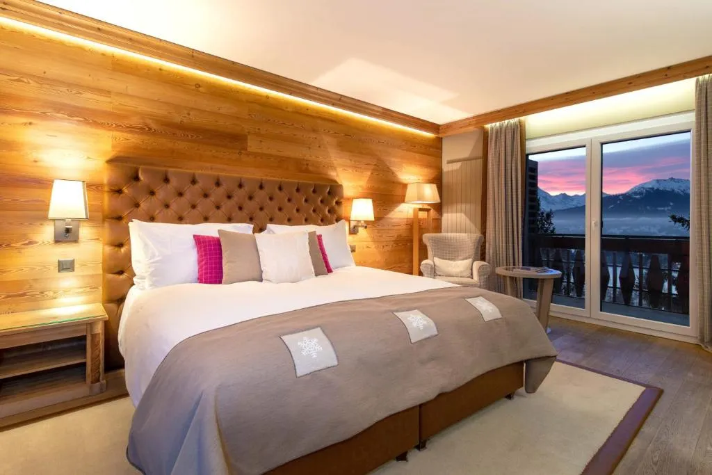 Hotel Royal 6-Night 3-Star Package with UK Flights