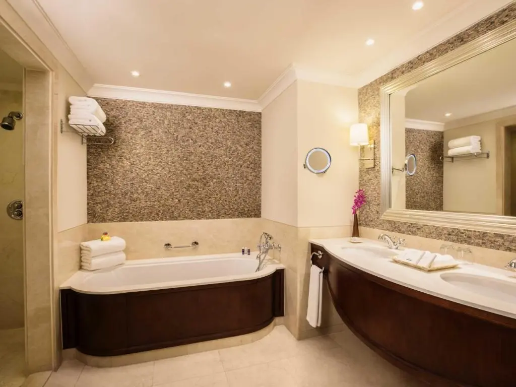 5 Nights Stay at JA Palm Tree Court Dubai – Exclusive Beach Resort Deal